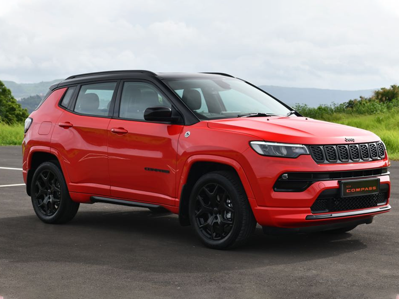 Post for 2024 Jeep Compass 2WD Diesel Auto Launched, Priced From Rs. 23.99 Lakhs